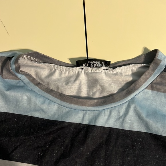 Blue striped shirt - Picture 2 of 7